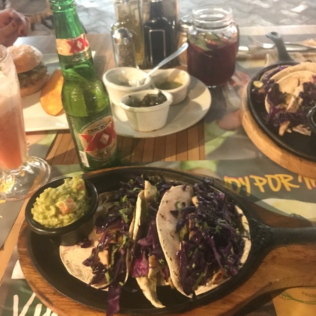 100% natural Playa del Carmen - Tacos de pollo y col morada